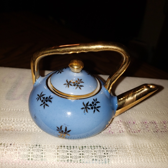 Vintage Bardet Limoges  Small Courting Couple Teapot - Picture 2 of 8